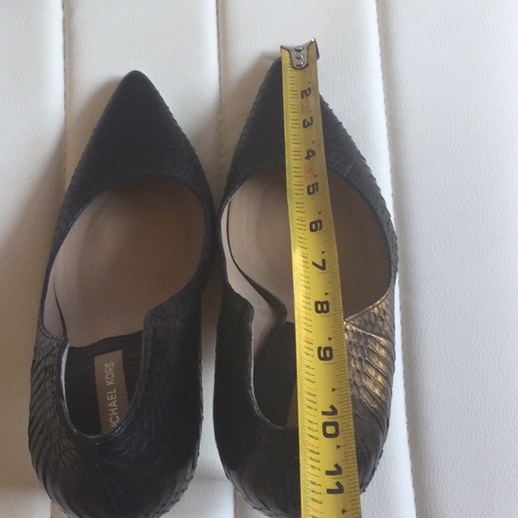 EUC Michael Kors Black Shoes Heels 38 1/2 Made in Italy - Picture 13 of 16
